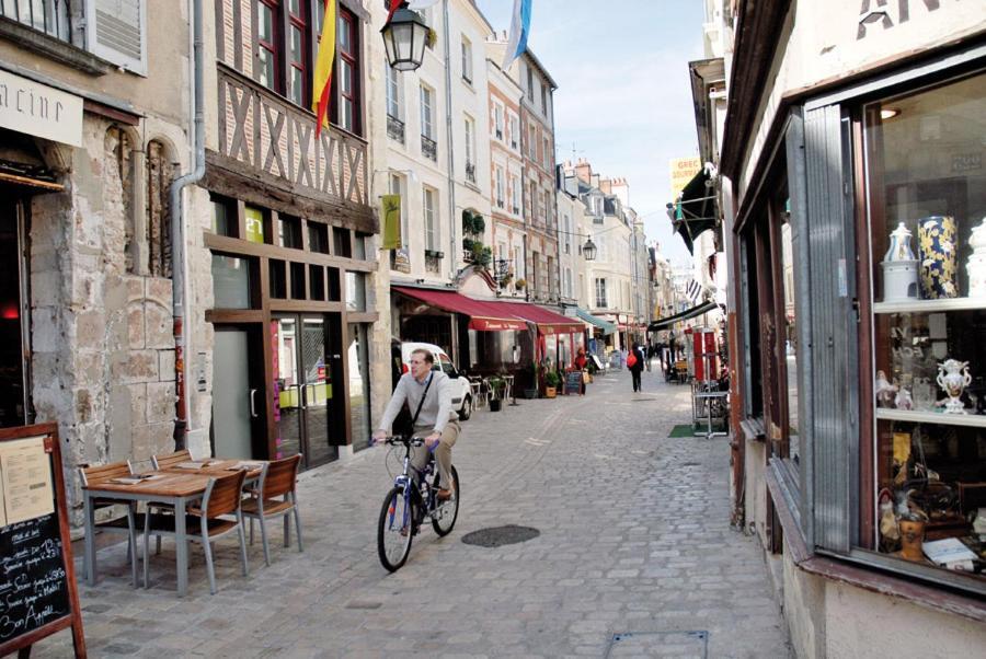 Porte Bourgogne Орлеан Экстерьер фото